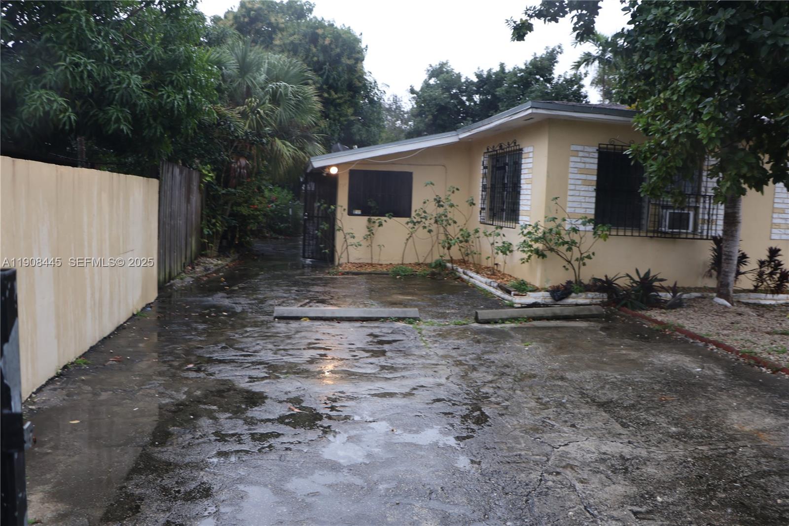 Подробнее / 1678 кв.футов $ 2025-11-05 0 Фото