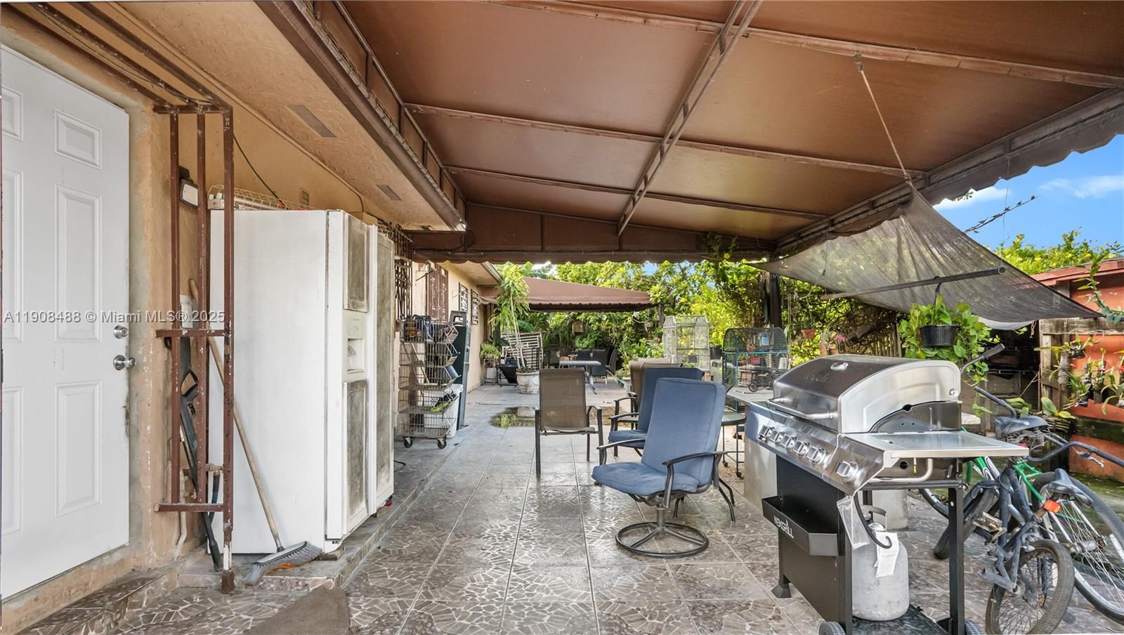 See details / sq. ft. $ 2025-11-05 0 Photo