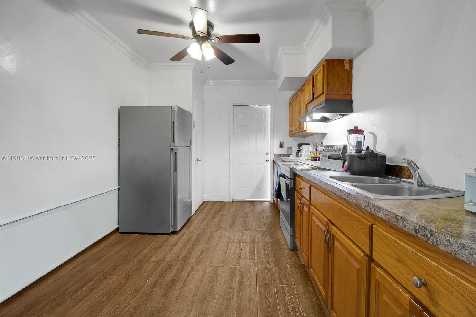 Подробнее / 2594 кв.футов $ 2025-11-05 0 Фото