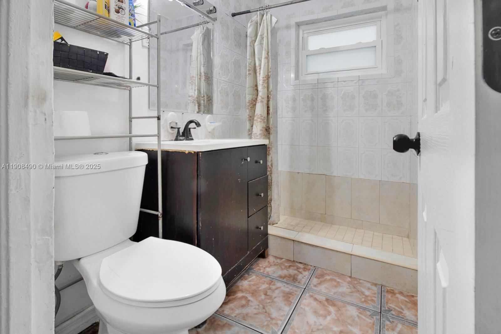 Подробнее / 2594 кв.футов $ 2025-11-05 0 Фото