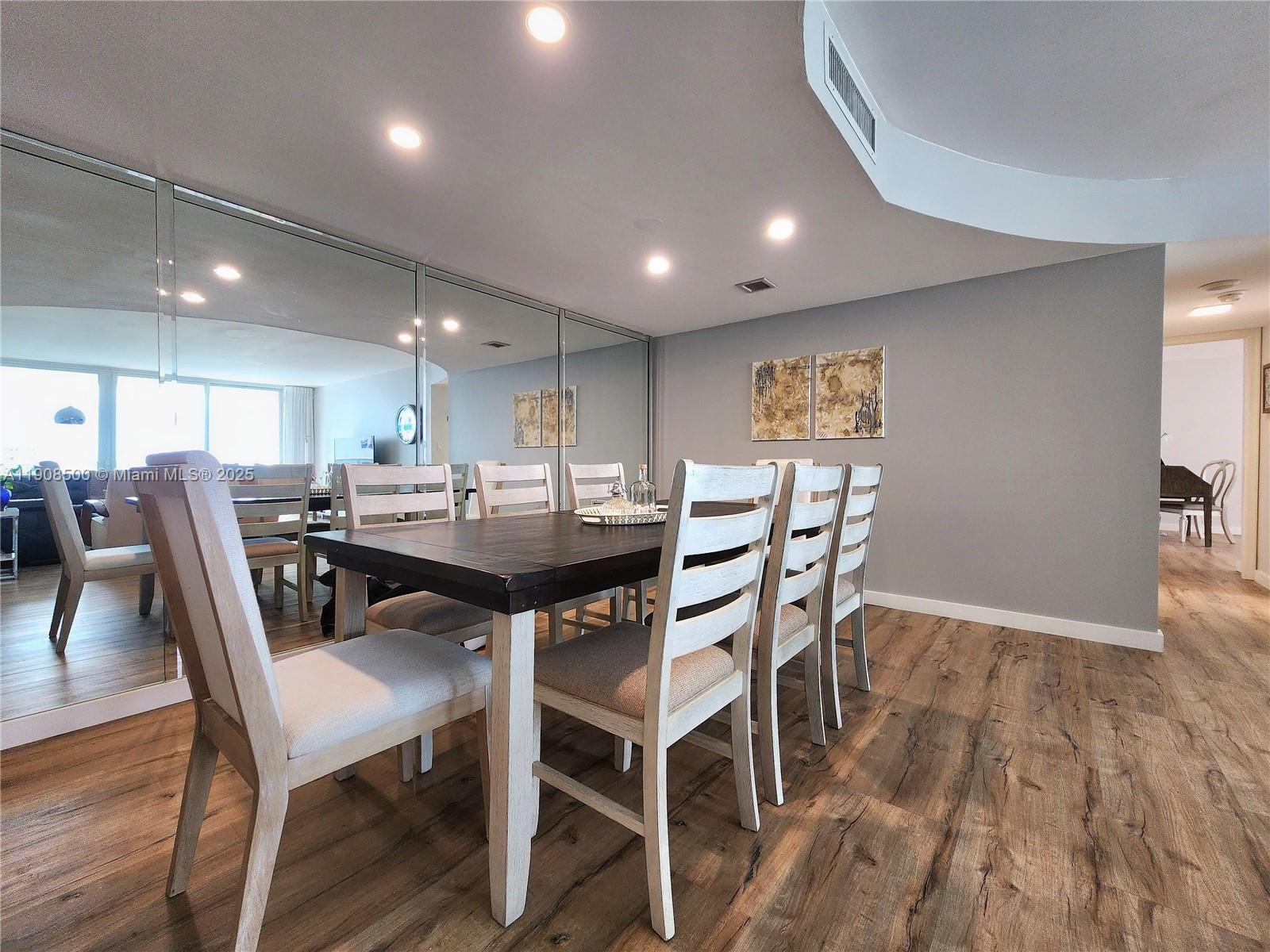 Photo of 2751 Ocean Dr  #1406S, Hollywood, Florida, 33019 - 