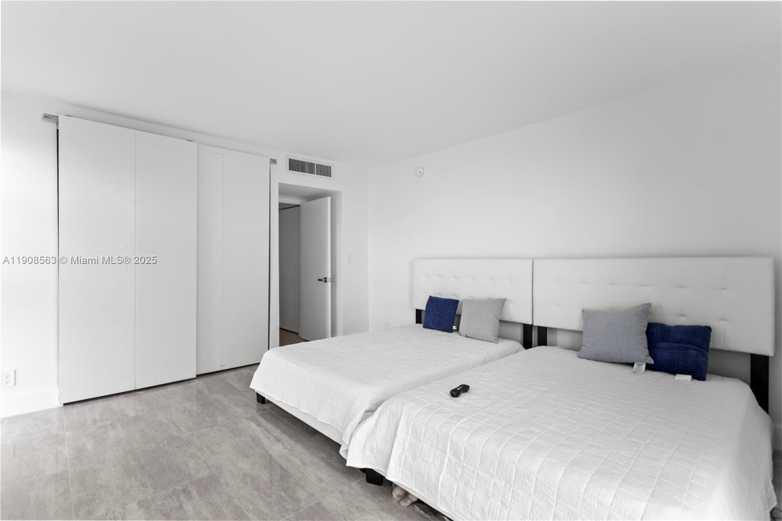 227 2 / 2 1603 sq. ft. $ 2025-11-05 0 Photo