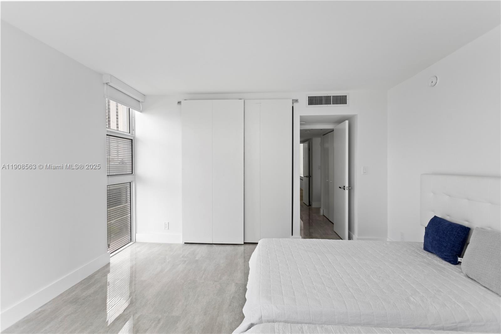 227 2 / 2 1603 sq. ft. $ 2025-11-05 0 Photo