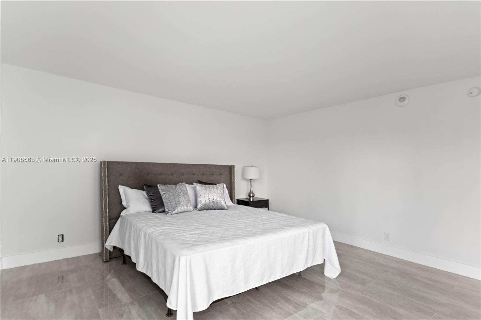 227 2 / 2 1603 sq. ft. $ 2025-11-05 0 Photo