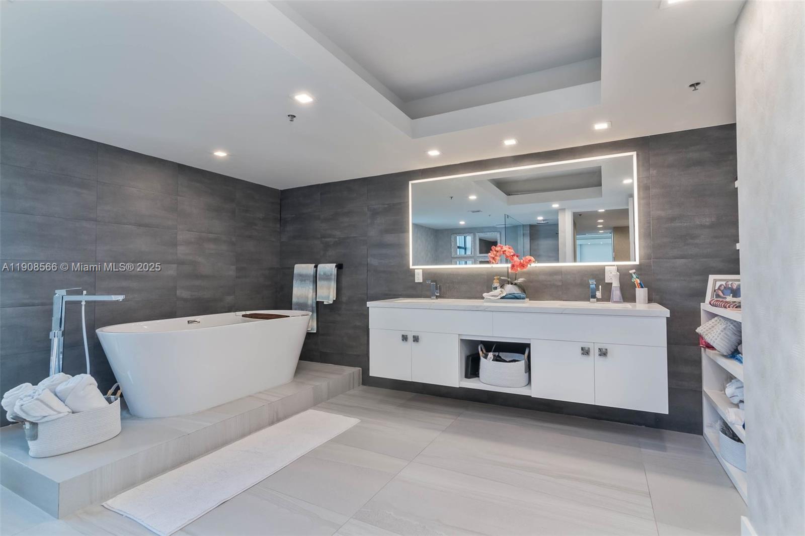 Photo of 20355 34th Ct #2728, Aventura, Florida, 33180 -