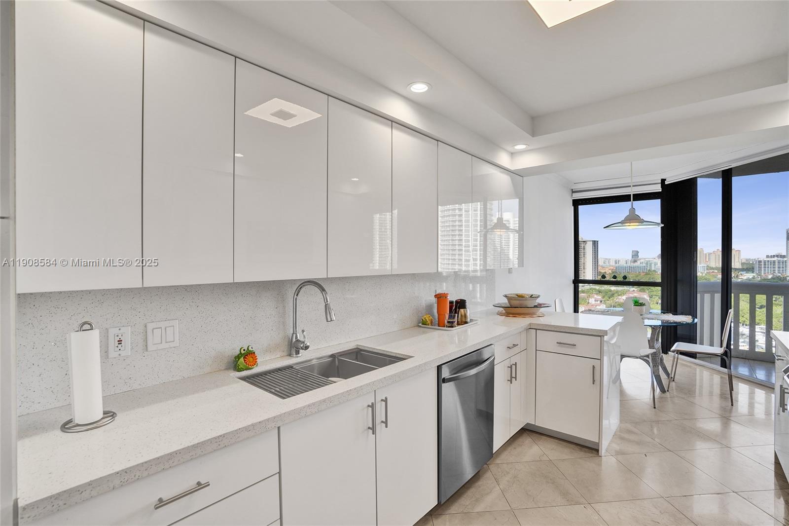 1710 2 / 2 1750 sq. ft. $ 2025-11-05 0 Photo