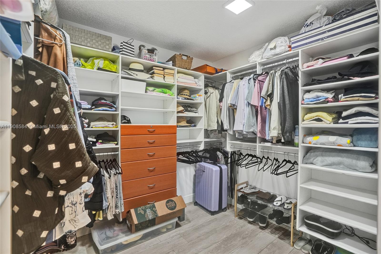 1710 2 / 2 1750 sq. ft. $ 2025-11-05 0 Photo