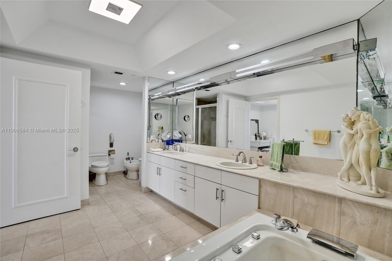 1710 2 / 2 1750 sq. ft. $ 2025-11-05 0 Photo