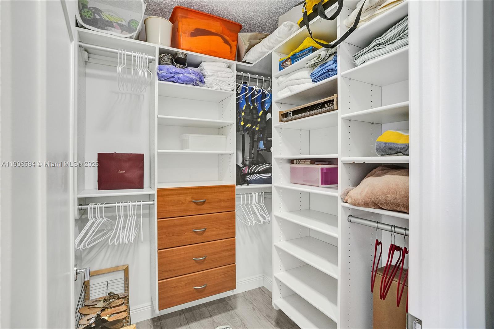 1710 2 / 2 1750 sq. ft. $ 2025-11-05 0 Photo