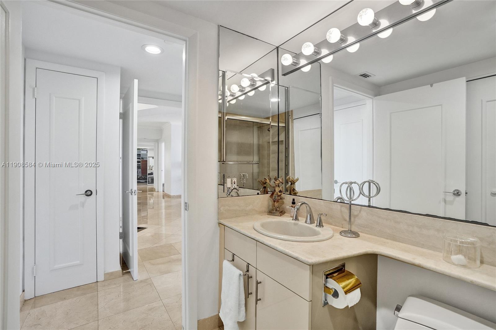 1710 2 / 2 1750 sq. ft. $ 2025-11-05 0 Photo