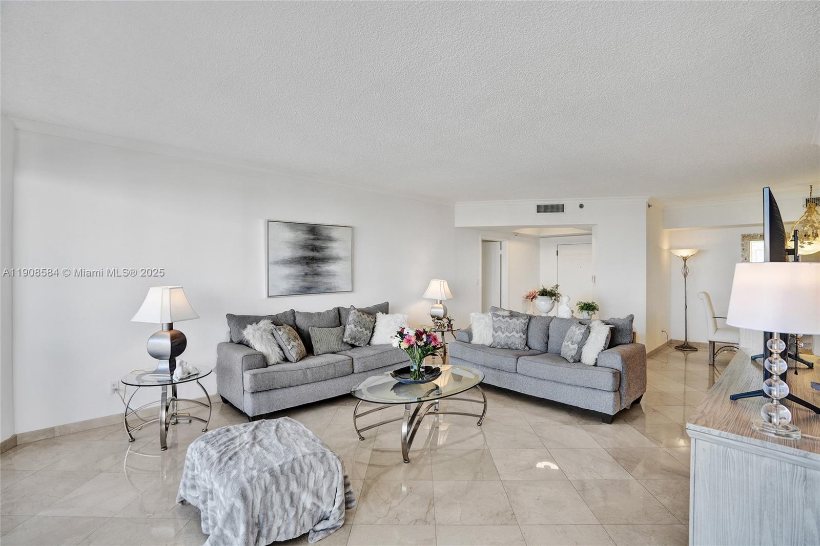 1710 2 / 2 1750 sq. ft. $ 2025-11-05 0 Photo