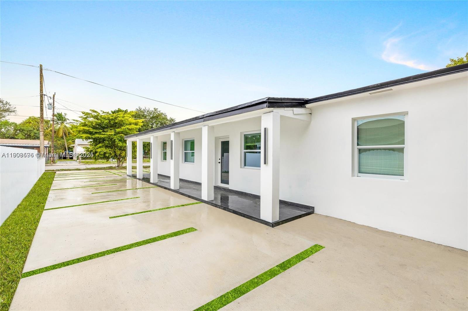 See details / 1592 sq. ft. $ 2025-11-05 0 Photo