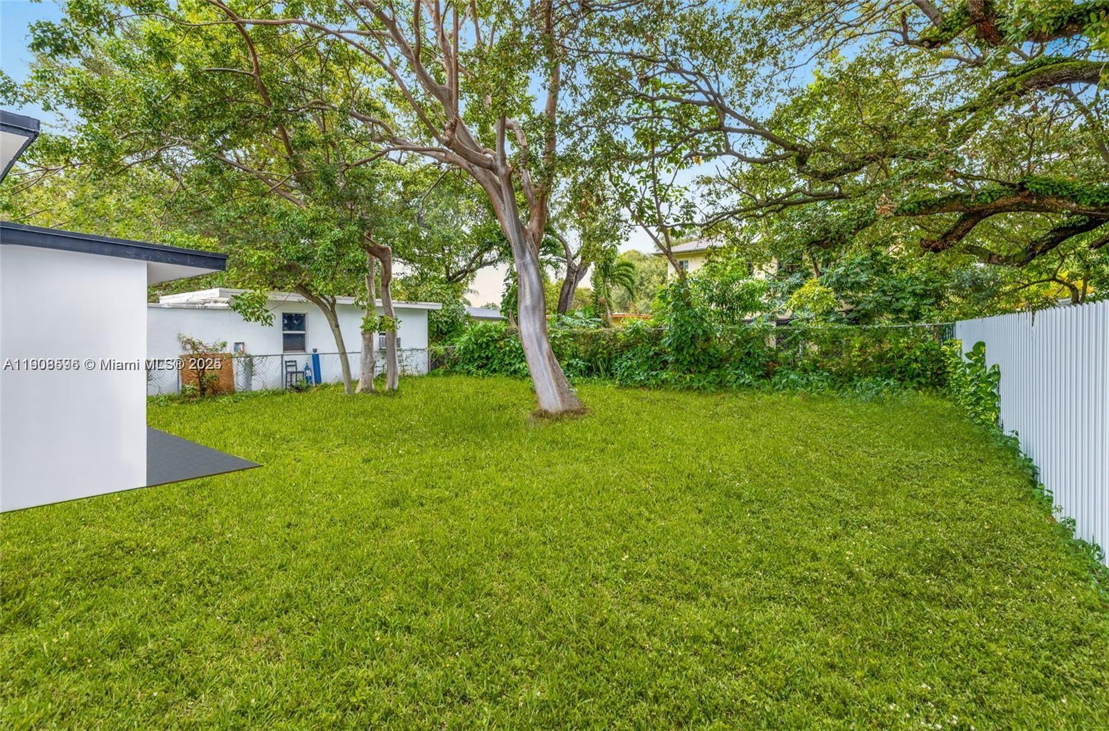 See details / 1592 sq. ft. $ 2025-11-05 0 Photo