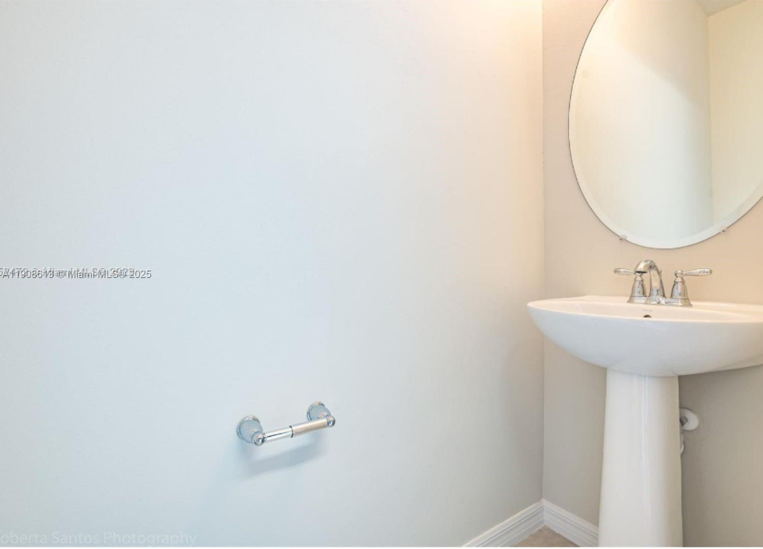 See details 3932 3 / 3 1673 sq. ft. $ 2025-11-05 0 Photo