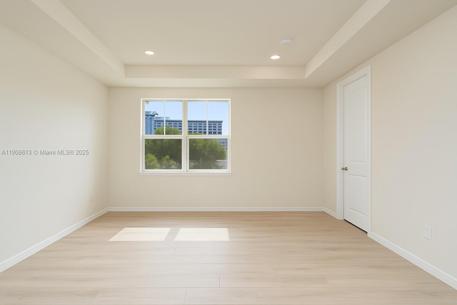 See details 3932 3 / 3 1673 sq. ft. $ 2025-11-05 0 Photo