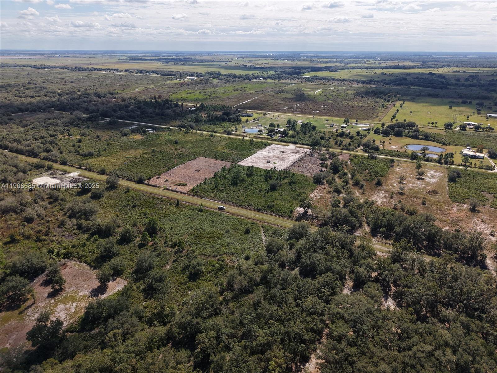 Ver detalles / sq. ft. $ 2025-11-05 0 foto