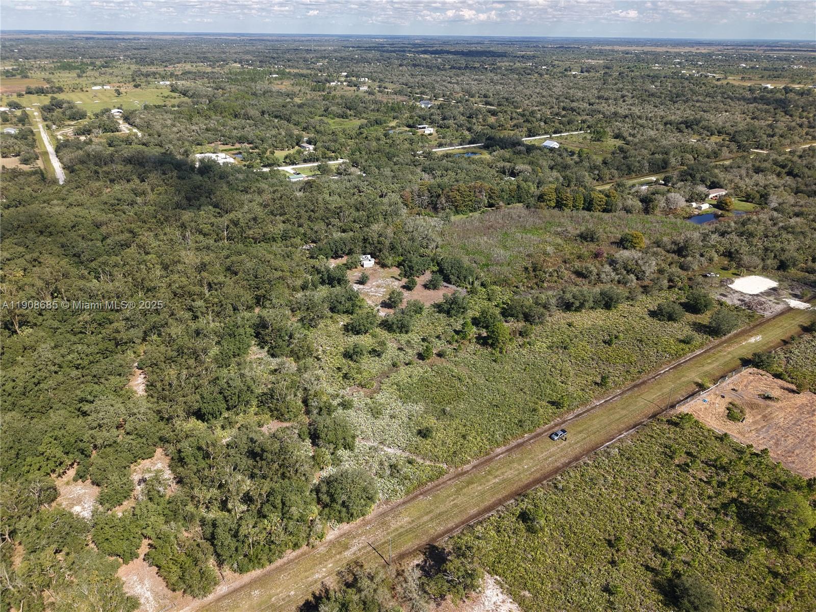 Ver detalles / sq. ft. $ 2025-11-05 0 foto