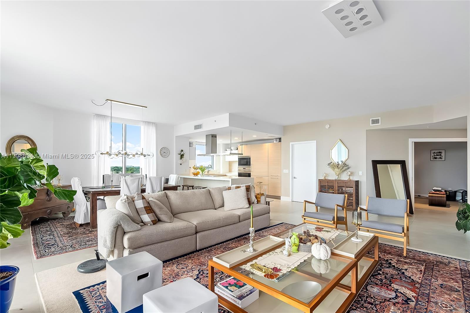 Photo of 17111 Biscayne Blvd #902, North Miami Beach, Florida, 33160 -