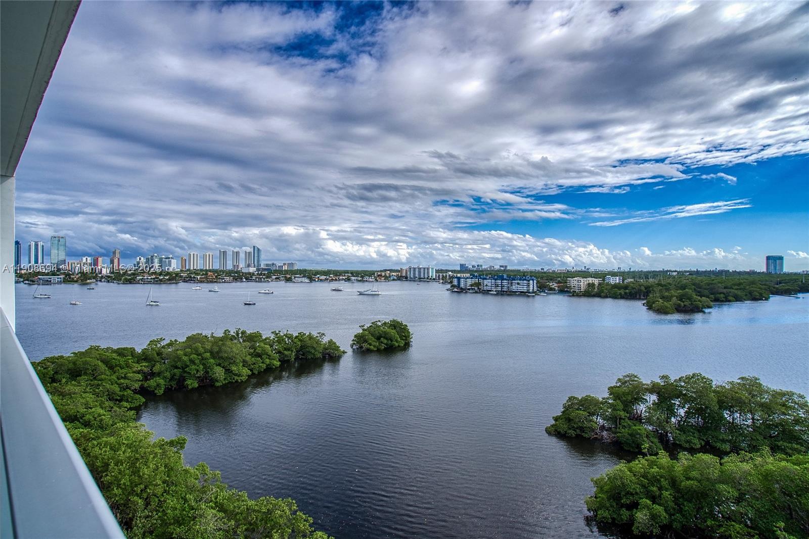 Photo of 17111 Biscayne Blvd #902, North Miami Beach, Florida, 33160 -