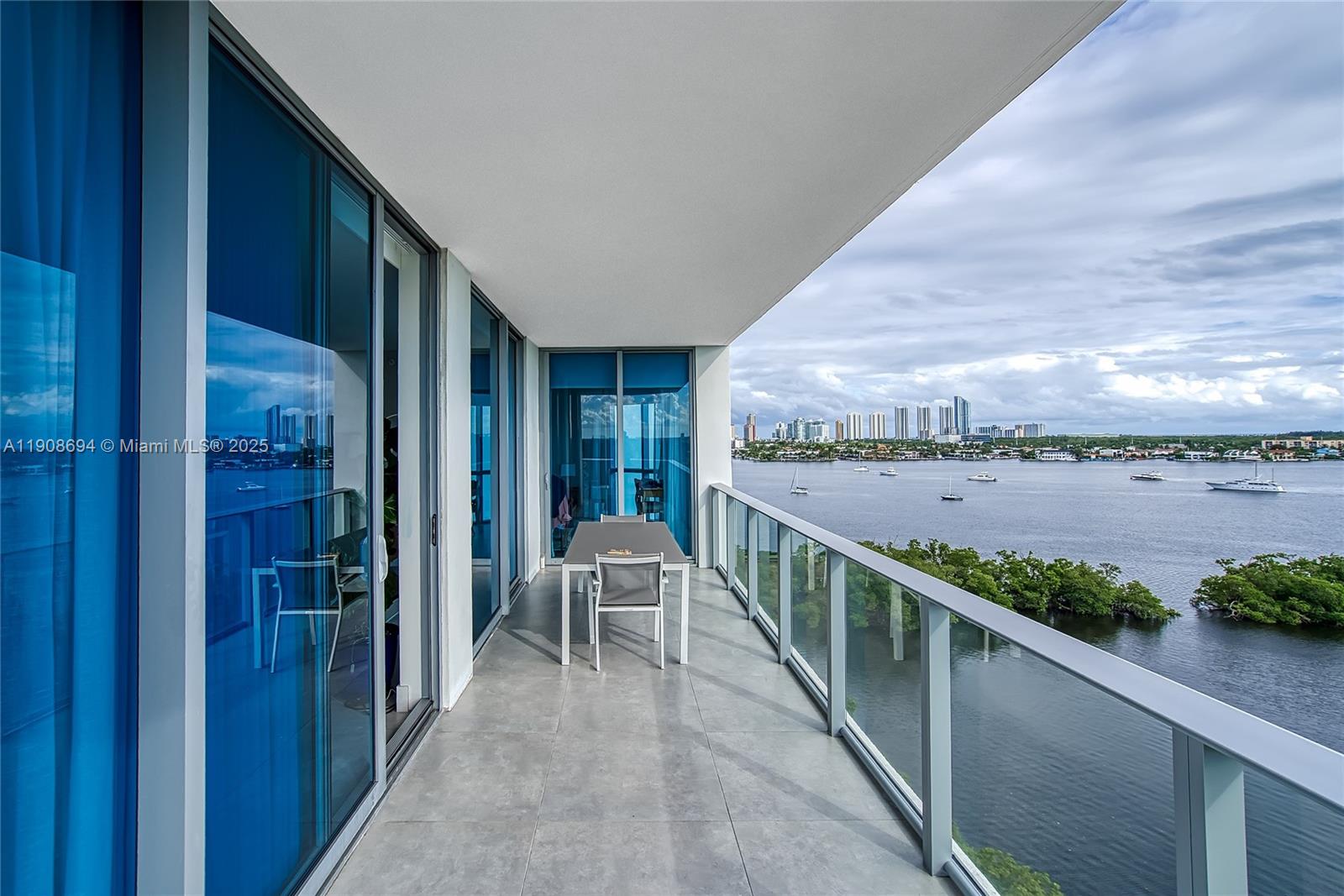 Photo of 17111 Biscayne Blvd #902, North Miami Beach, Florida, 33160 -