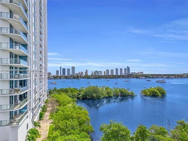 Photo of 17111 Biscayne Blvd #902, North Miami Beach, Florida, 33160 -