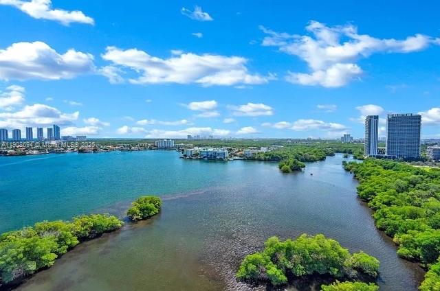 Photo of 17111 Biscayne Blvd #902, North Miami Beach, Florida, 33160 -