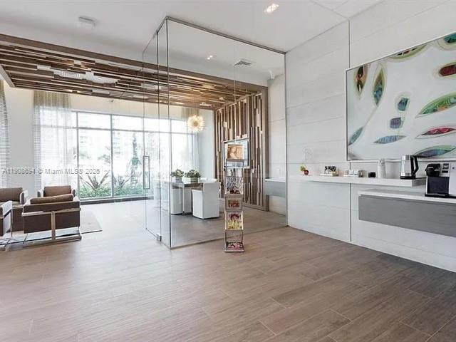 Photo of 17111 Biscayne Blvd #902, North Miami Beach, Florida, 33160 -