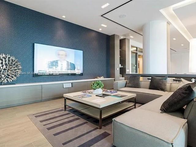 Photo of 17111 Biscayne Blvd #902, North Miami Beach, Florida, 33160 -