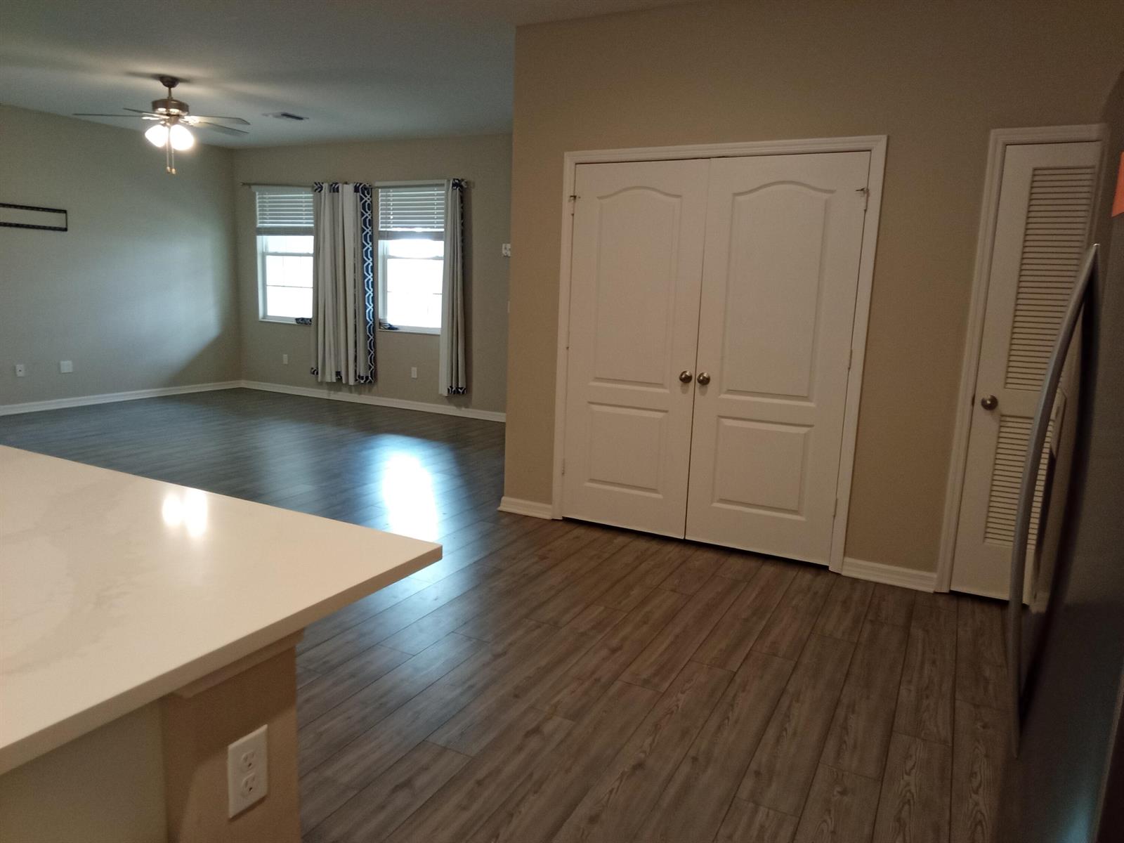Ver detalles 1712 2 / 2 1245 sq. ft. $ 2026-01-15 0 foto