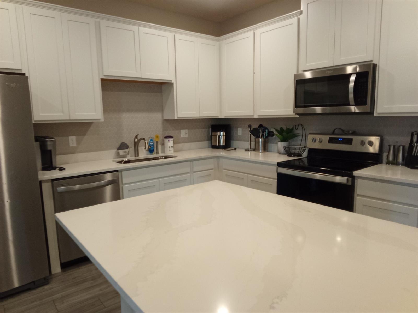 Ver detalles 1712 2 / 2 1245 sq. ft. $ 2026-01-15 0 foto