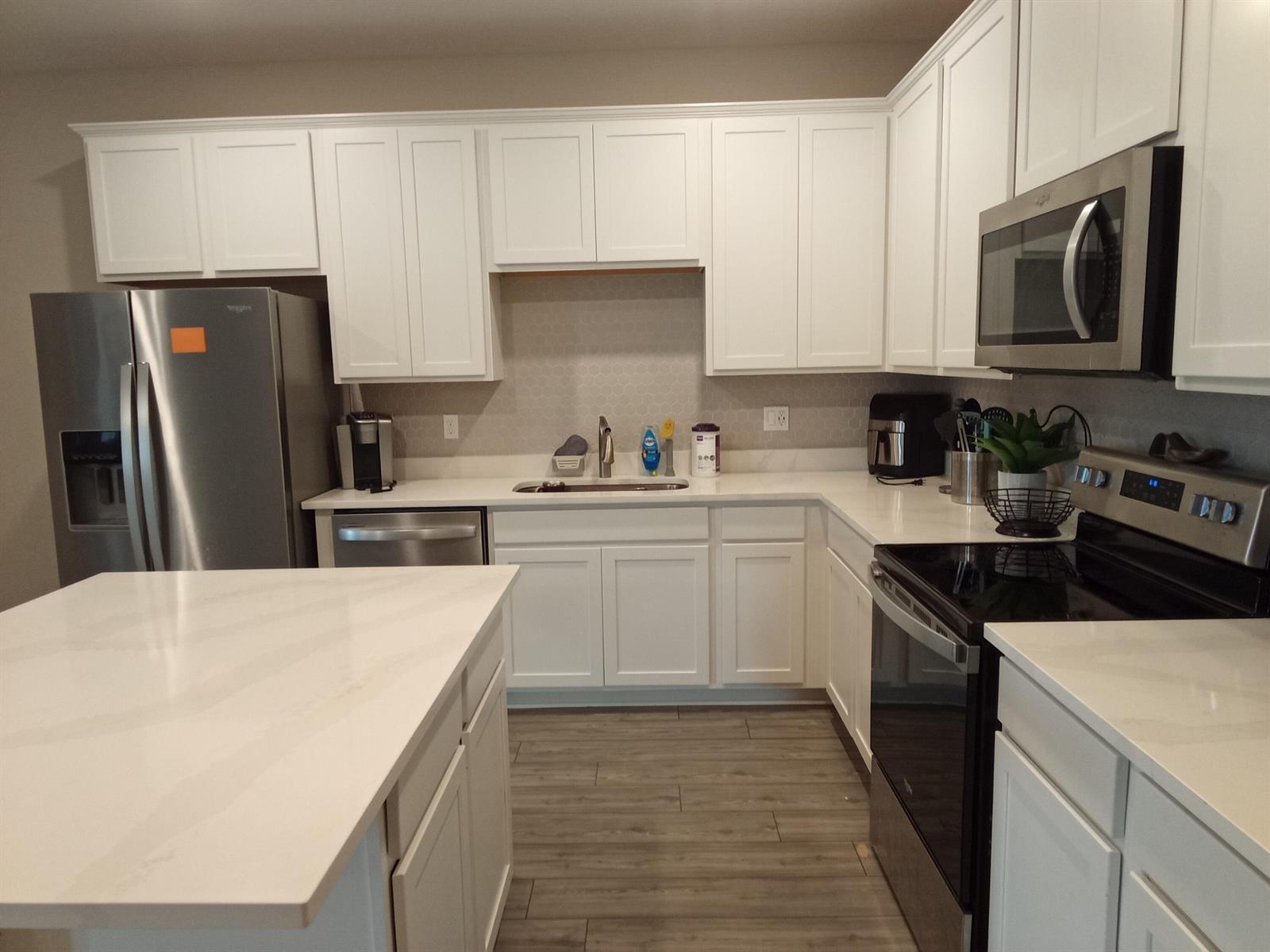Ver detalles 1712 2 / 2 1245 sq. ft. $ 2026-01-15 0 foto