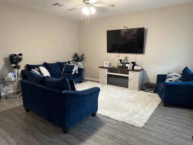 Ver detalles 1712 2 / 2 1245 sq. ft. $ 2026-01-15 0 foto