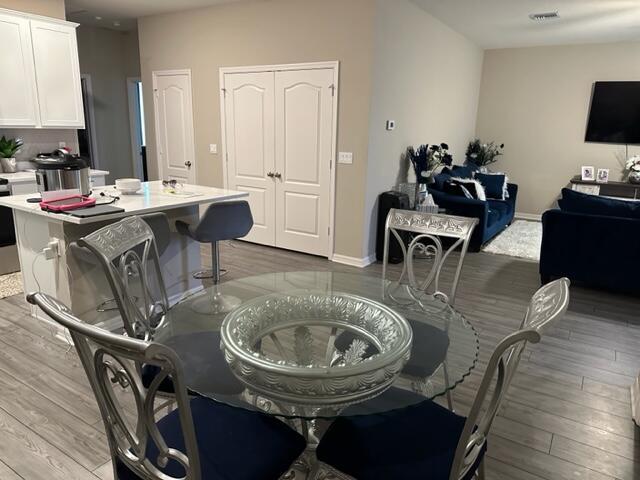 Ver detalles 1712 2 / 2 1245 sq. ft. $ 2026-01-15 0 foto