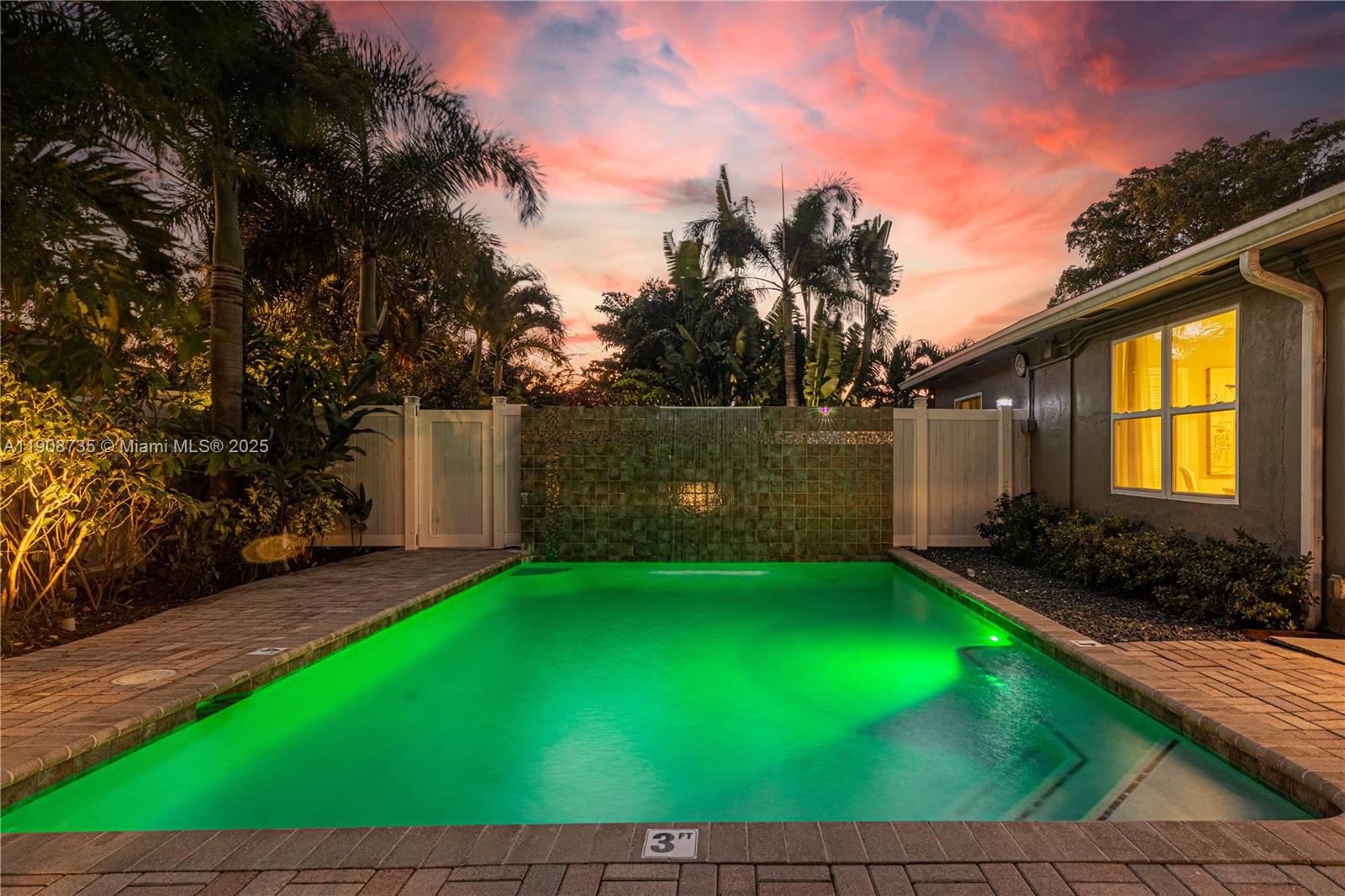 See details / 2042 sq. ft. $ 2025-11-05 0 Photo