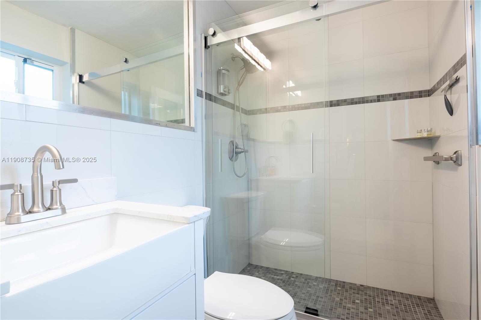 See details / 2042 sq. ft. $ 2025-11-05 0 Photo