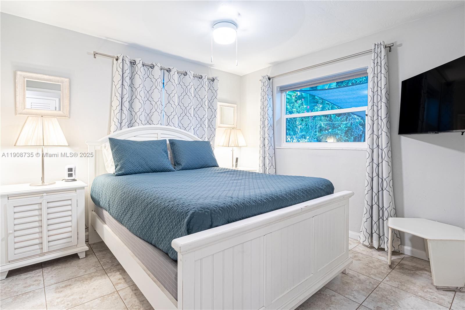 See details / 2042 sq. ft. $ 2025-11-05 0 Photo