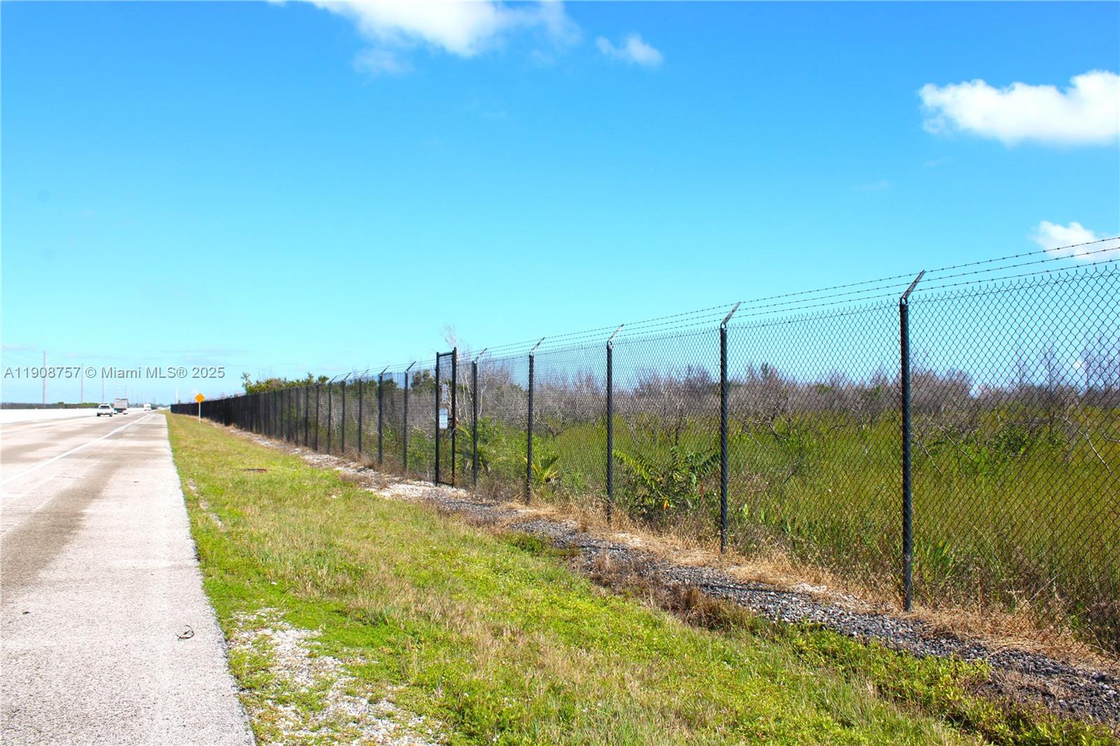 Подробнее / кв.футов $ 2025-11-05 0 Фото