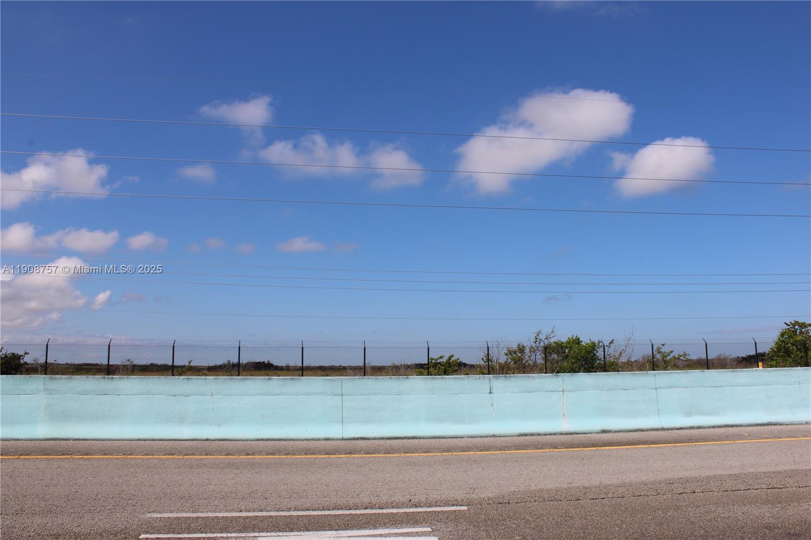 Подробнее / кв.футов $ 2025-11-05 0 Фото