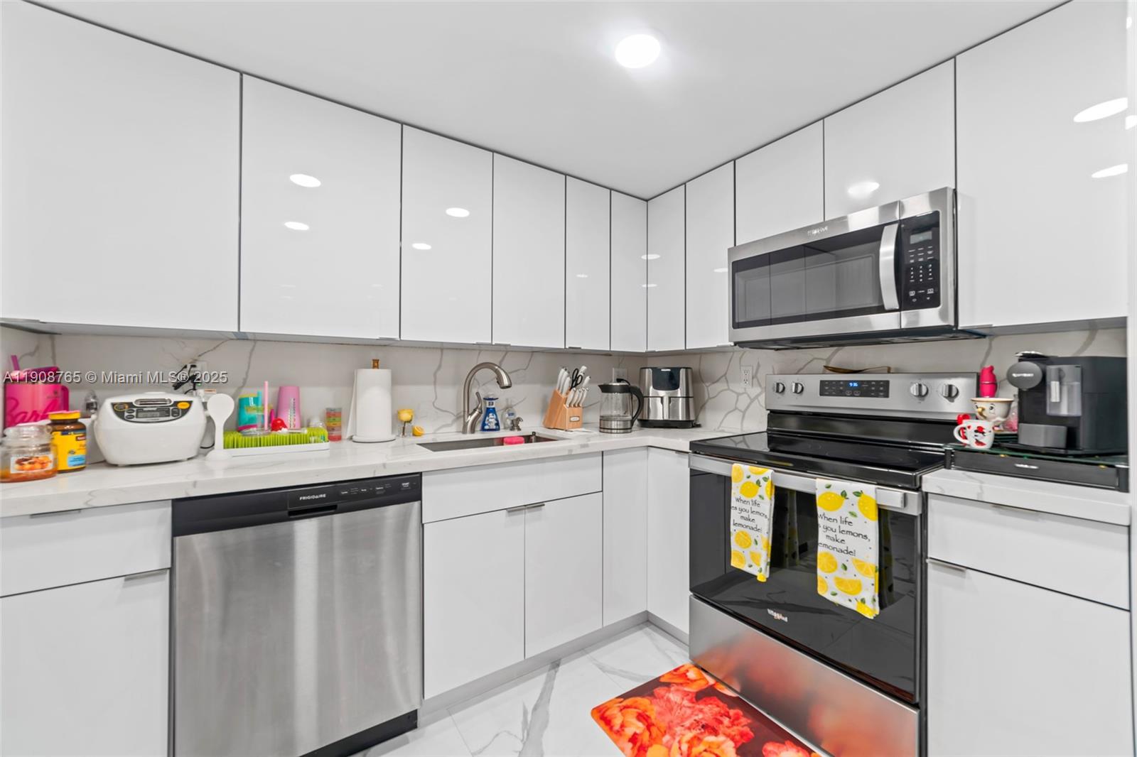 Photo of 3725 Ocean Dr #716, Hollywood, Florida, 33019 -