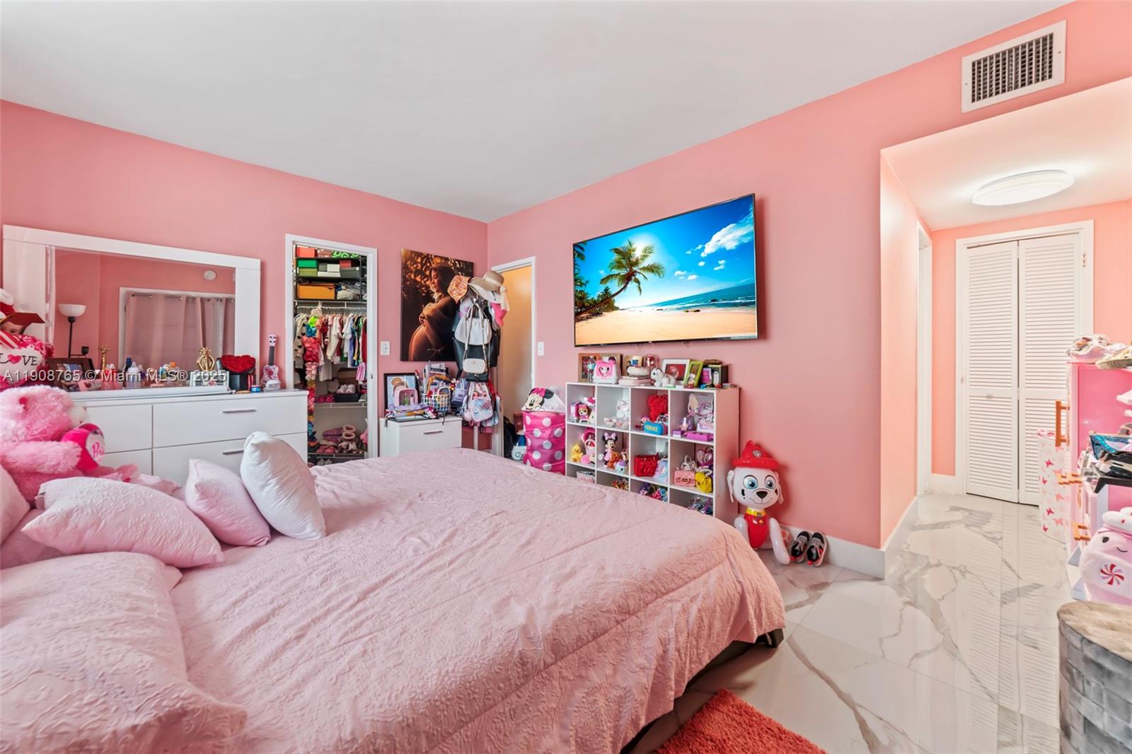 Photo of 3725 Ocean Dr #716, Hollywood, Florida, 33019 -