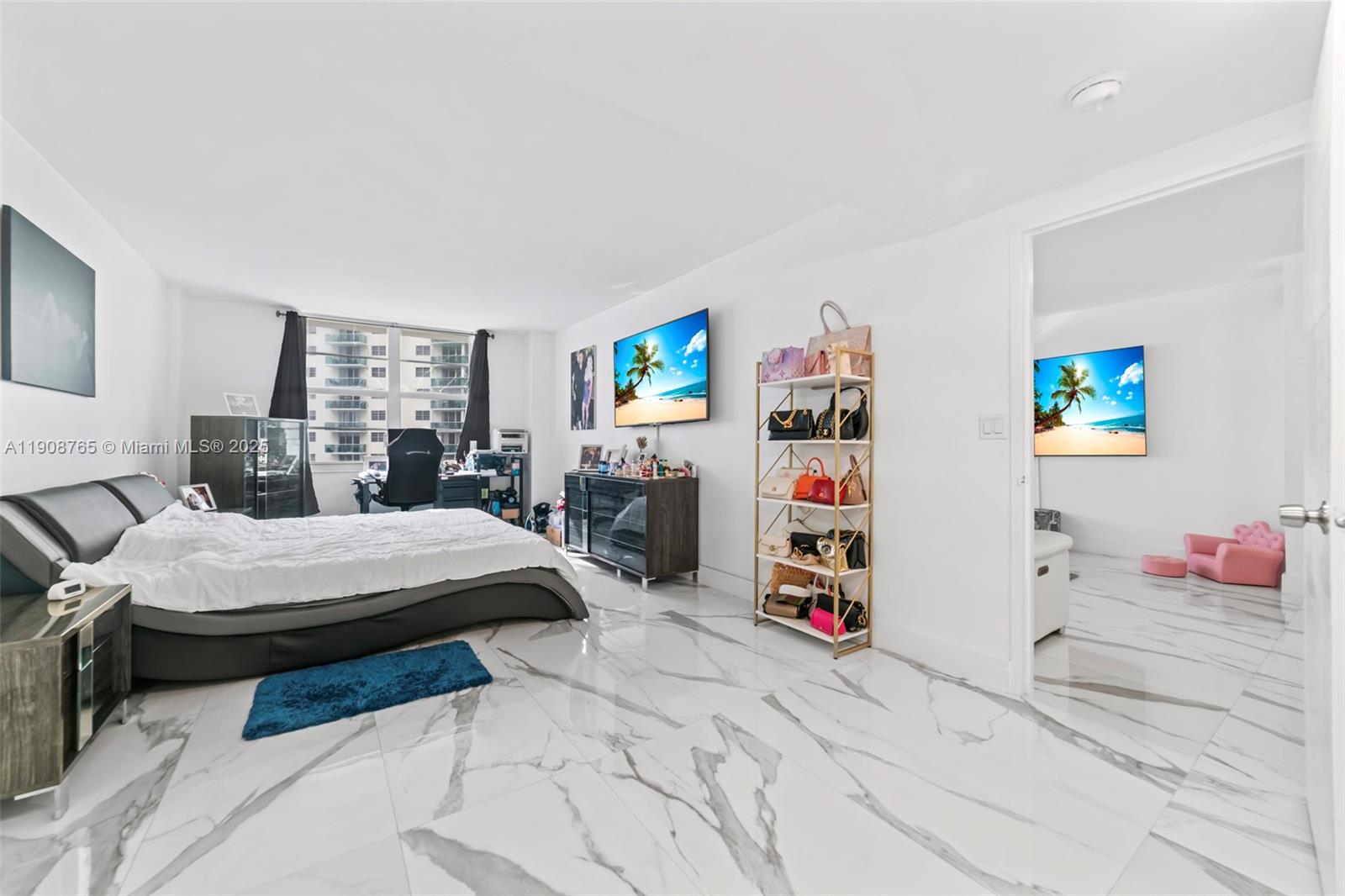 Photo of 3725 Ocean Dr #716, Hollywood, Florida, 33019 -