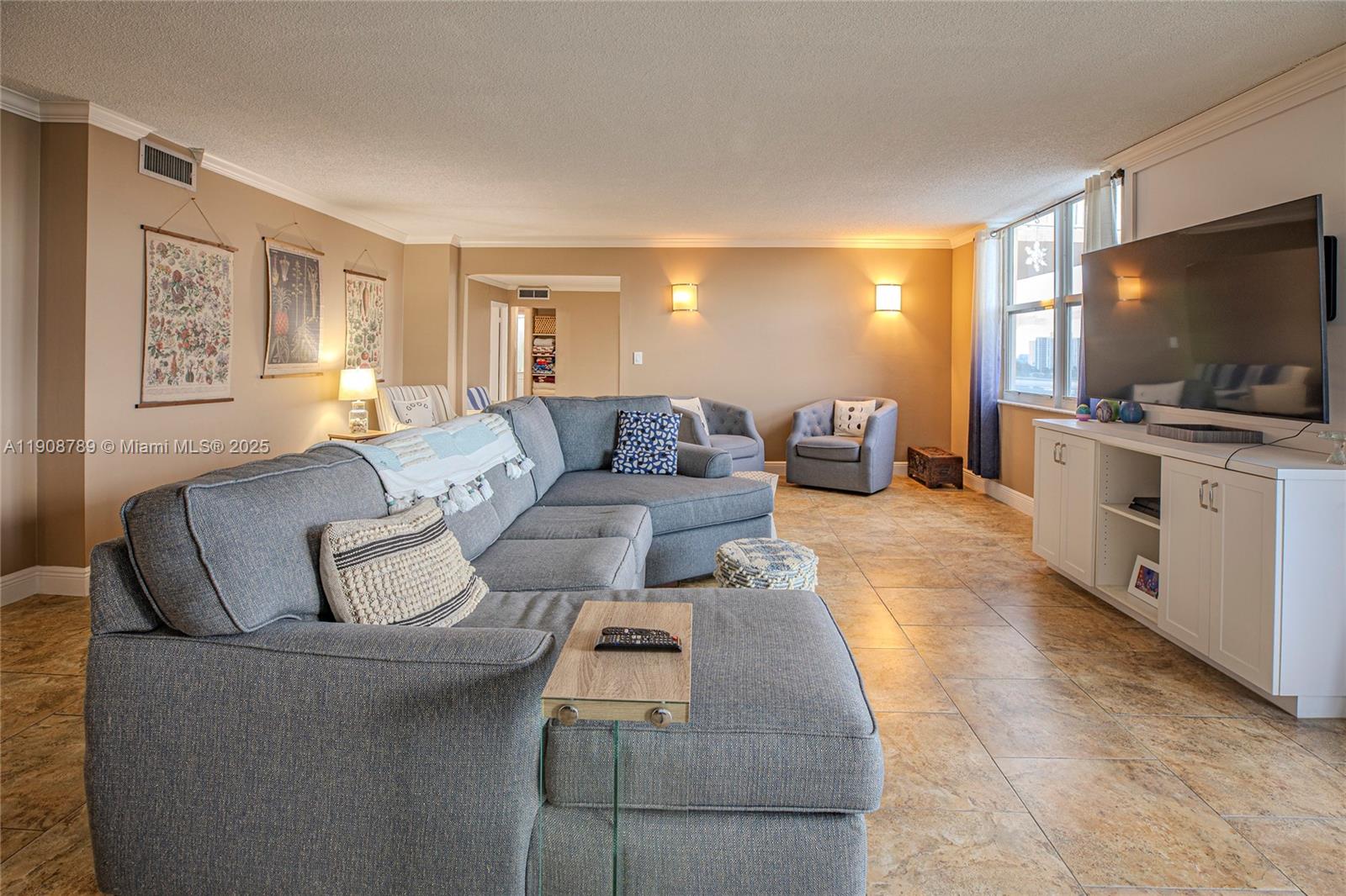 Photo of 437 Golden Isles Dr  #9B-C, Hallandale Beach, Florida, 33009 - 