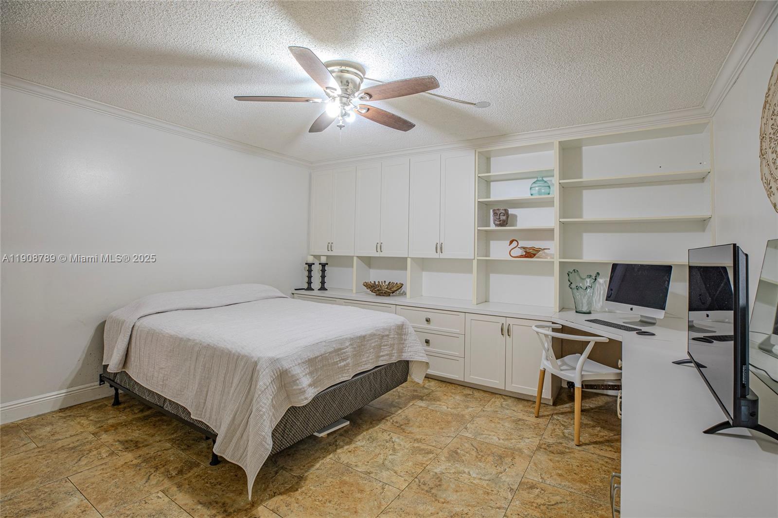 Photo of 437 Golden Isles Dr  #9B-C, Hallandale Beach, Florida, 33009 - 