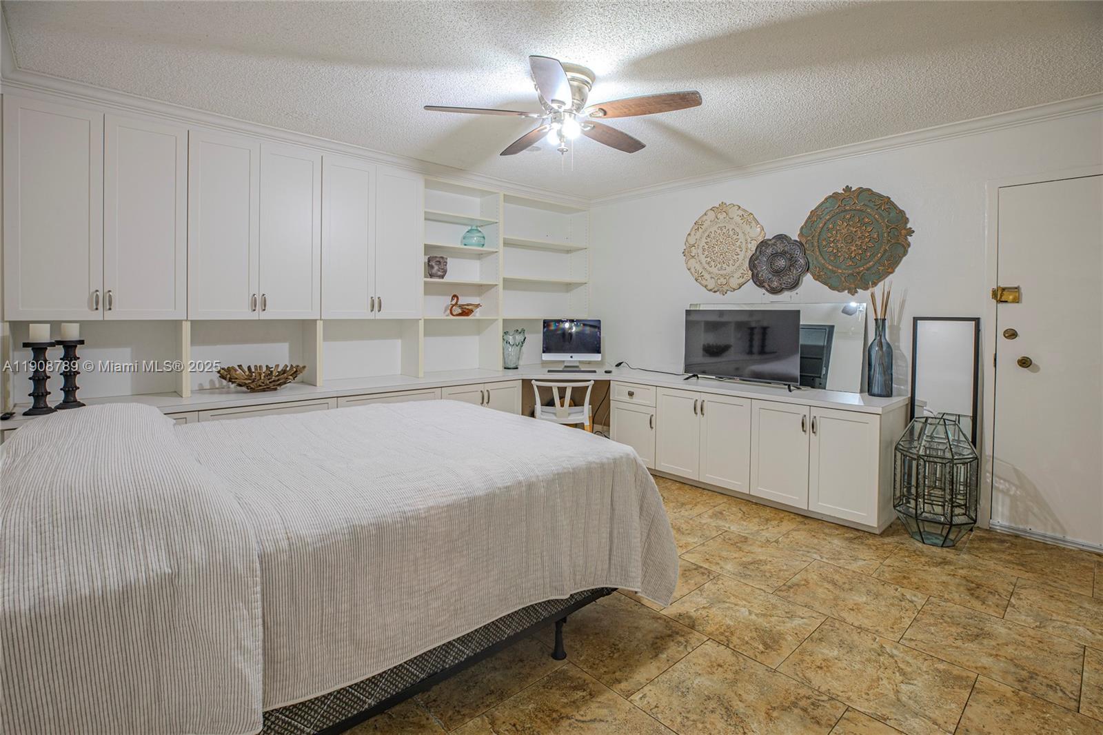 Photo of 437 Golden Isles Dr  #9B-C, Hallandale Beach, Florida, 33009 - 