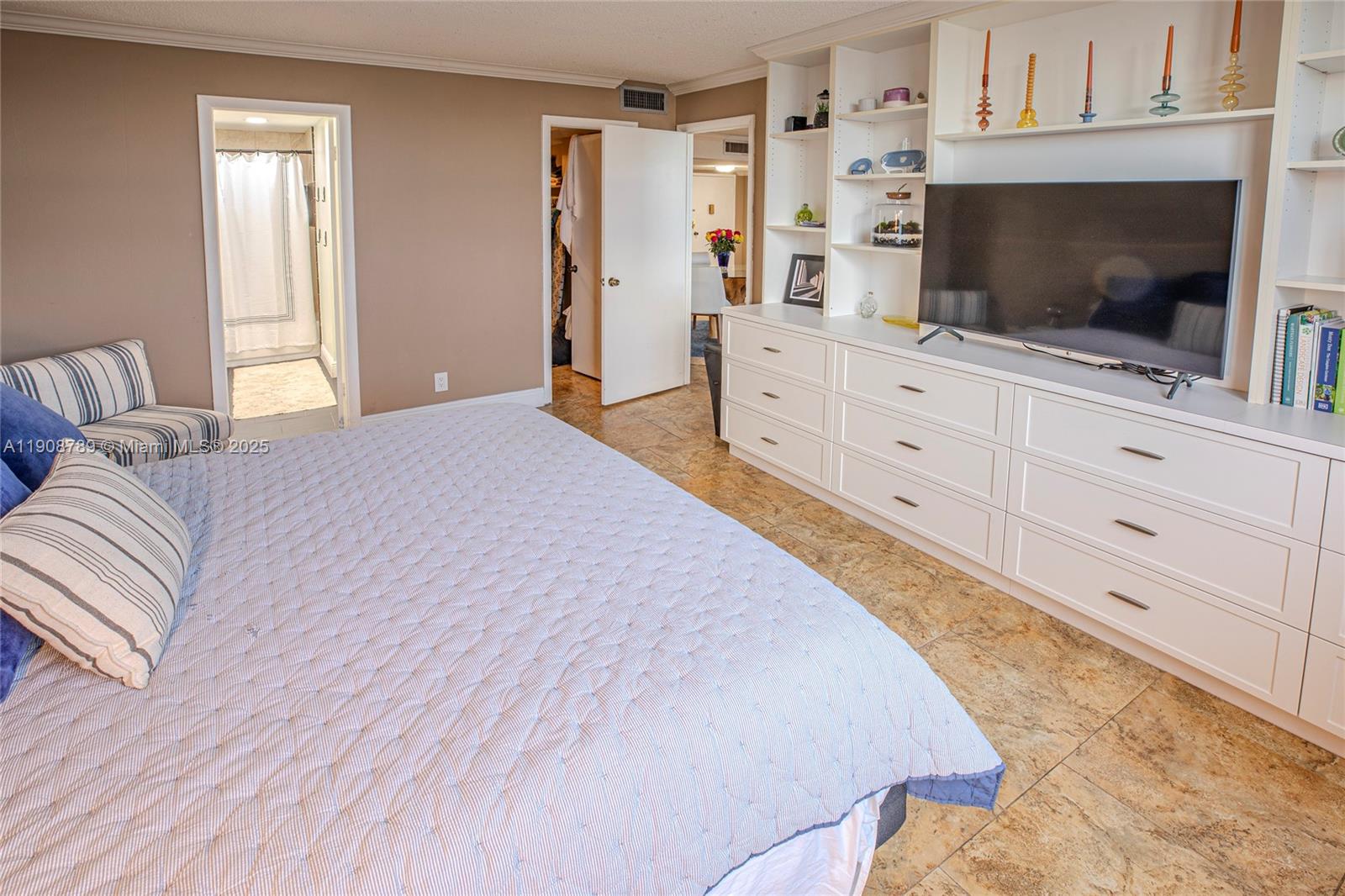 Photo of 437 Golden Isles Dr  #9B-C, Hallandale Beach, Florida, 33009 - 