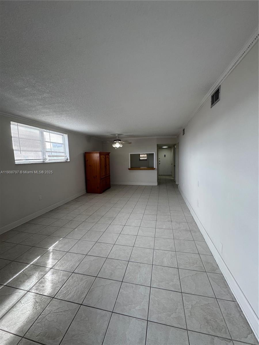 511 2 / 2 1040 sq. ft. $ 2025-11-05 0 Photo