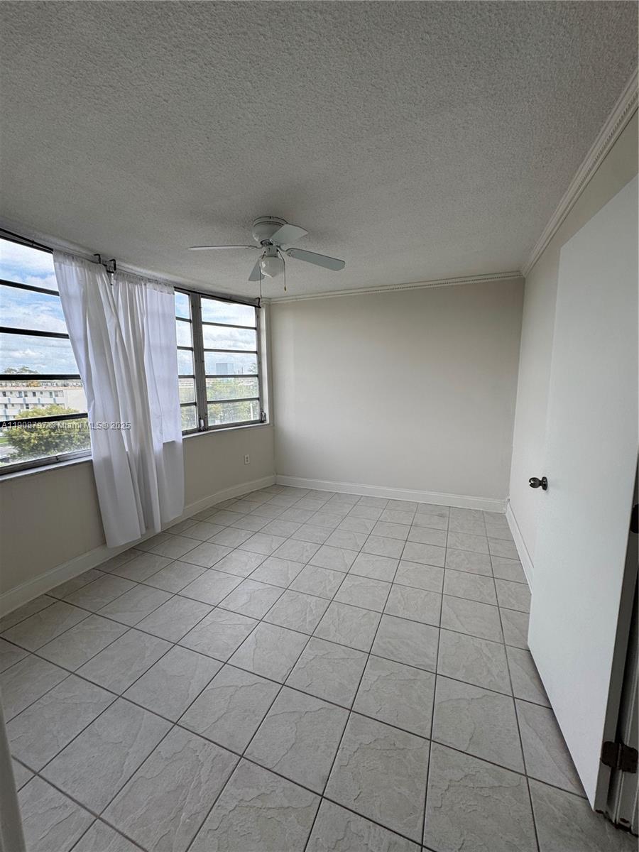 511 2 / 2 1040 sq. ft. $ 2025-11-05 0 Photo