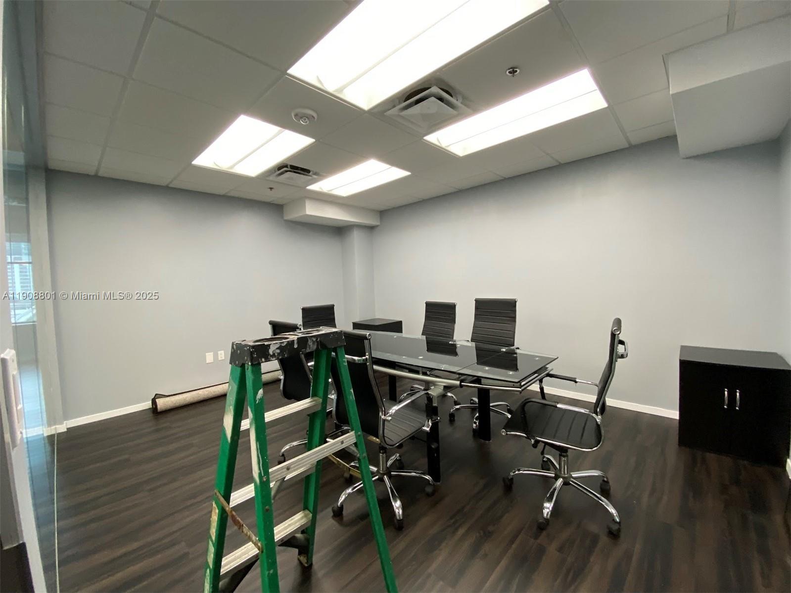 Подробнее 600A / кв.футов $ 2025-11-05 0 Фото