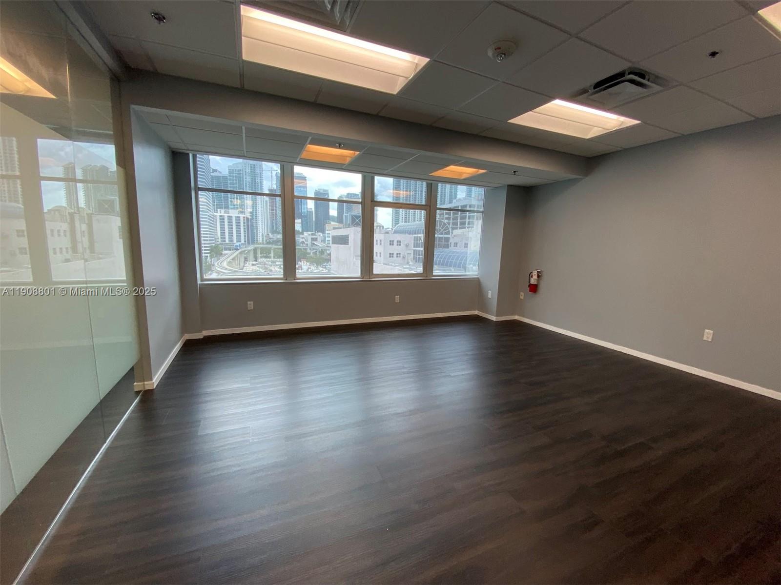 Подробнее 600A / кв.футов $ 2025-11-05 0 Фото