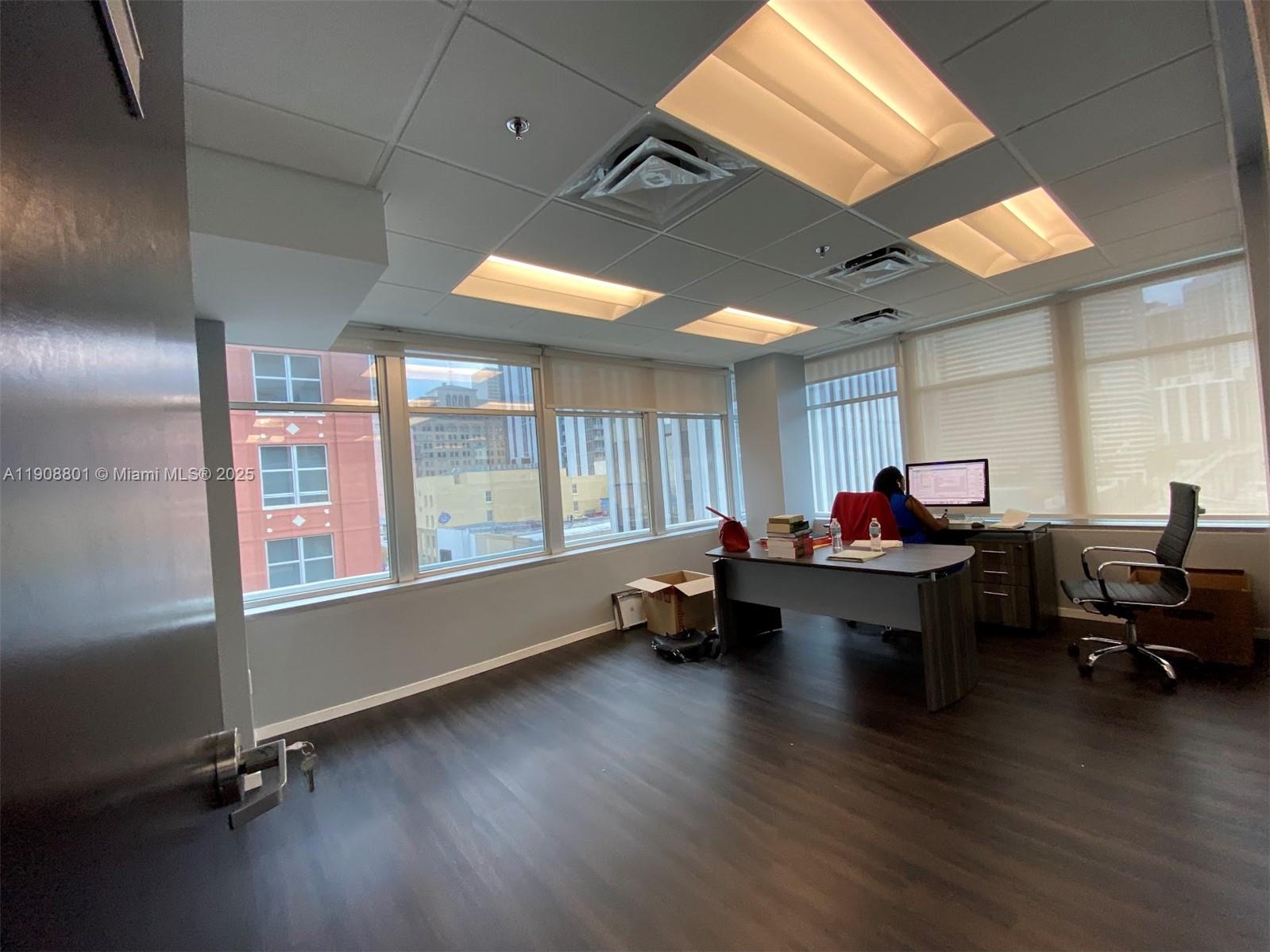 Подробнее 600A / кв.футов $ 2025-11-05 0 Фото